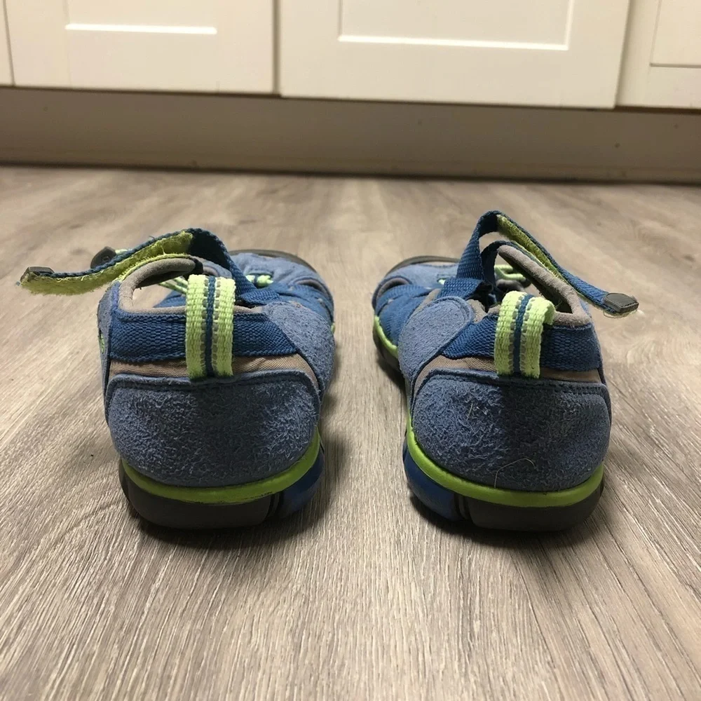 Keens Kids Size 3 Women’s Size 4/4.5 Waterproof Hiking Sandals Water Shoes Blue
